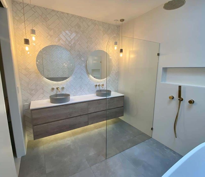 TwoGumsBathroom4